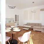 Central Pula - Charming Historic Gem - Modern Comforts
