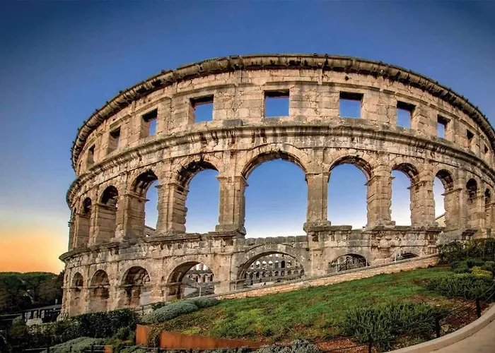 Central Pula - Charming Historic Gem - Modern Comforts